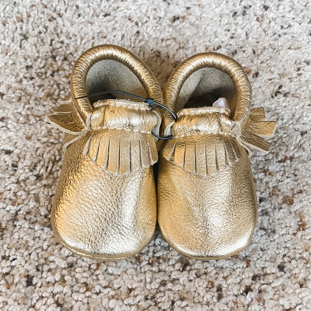 NEW, never worn Freshly Picked baby moccasins!!